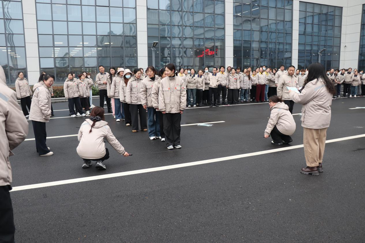 巾幗展風(fēng)采，活力暖人心